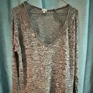 Kismet Heathered Knit Top xl- V-neck- great for layering- new or like new